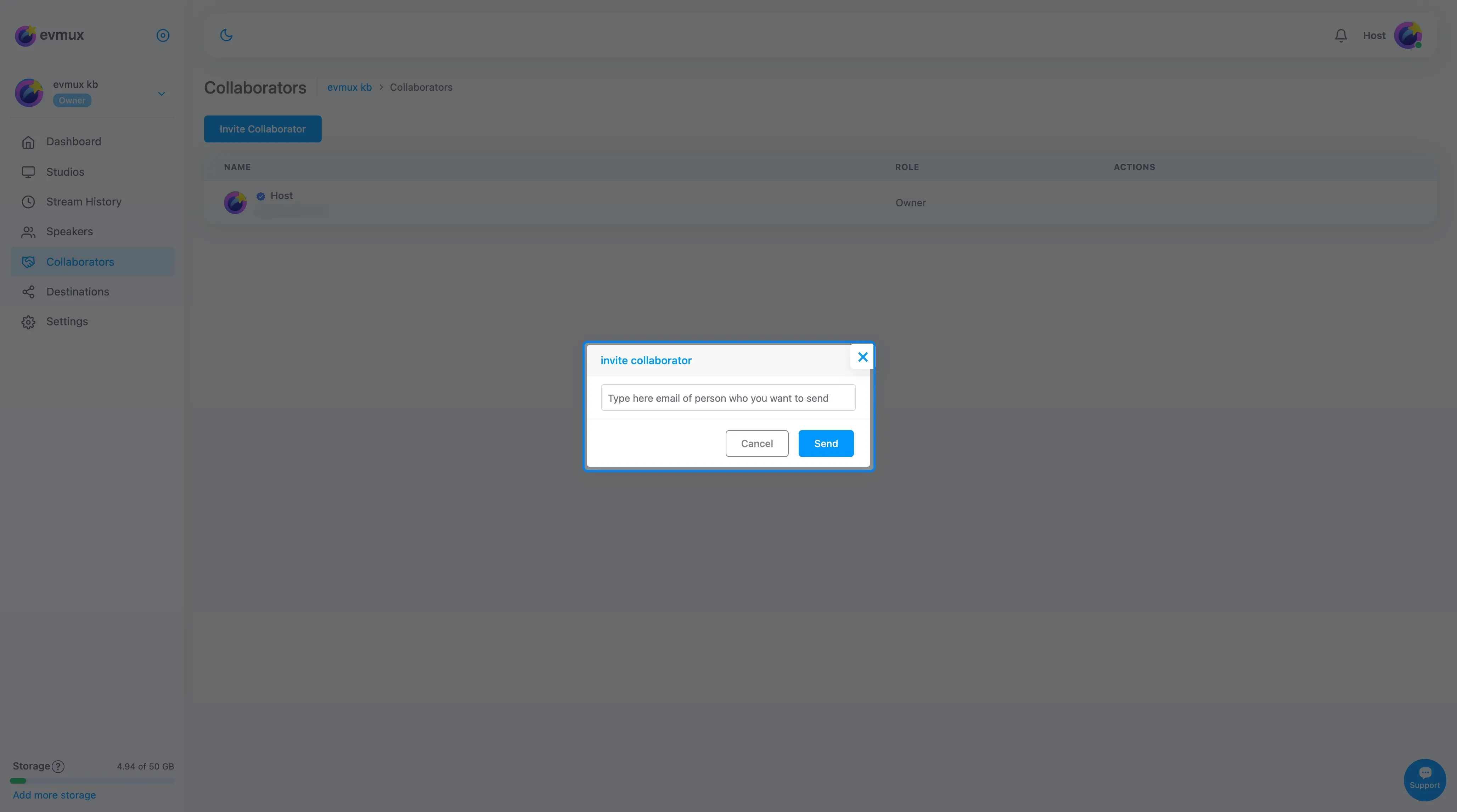 A janela de convite de colaborador em destaque, com o campo de e-mail, Cancel e Send