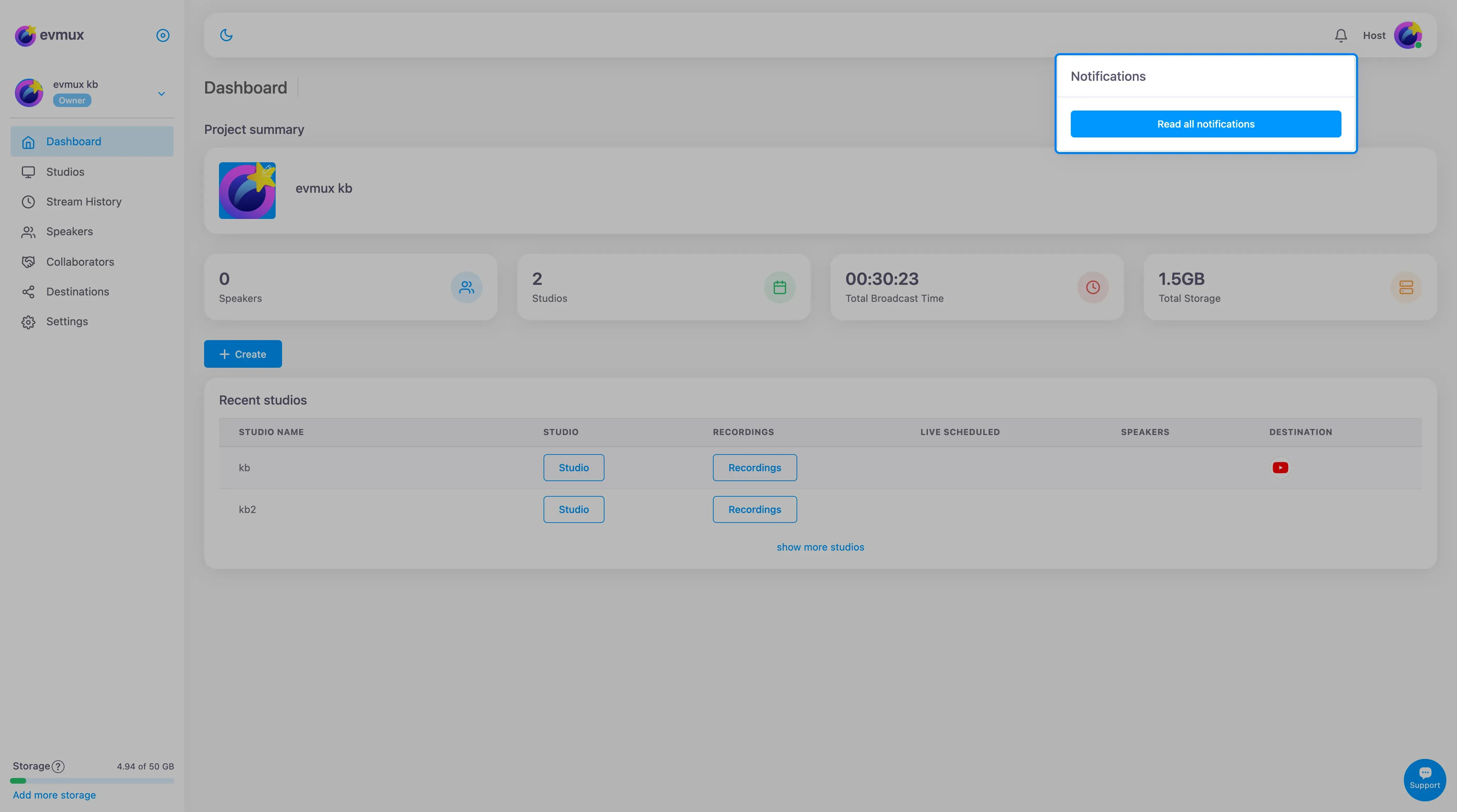 O painel de notificações aberto a partir do sino no cabeçalho do painel, em destaque