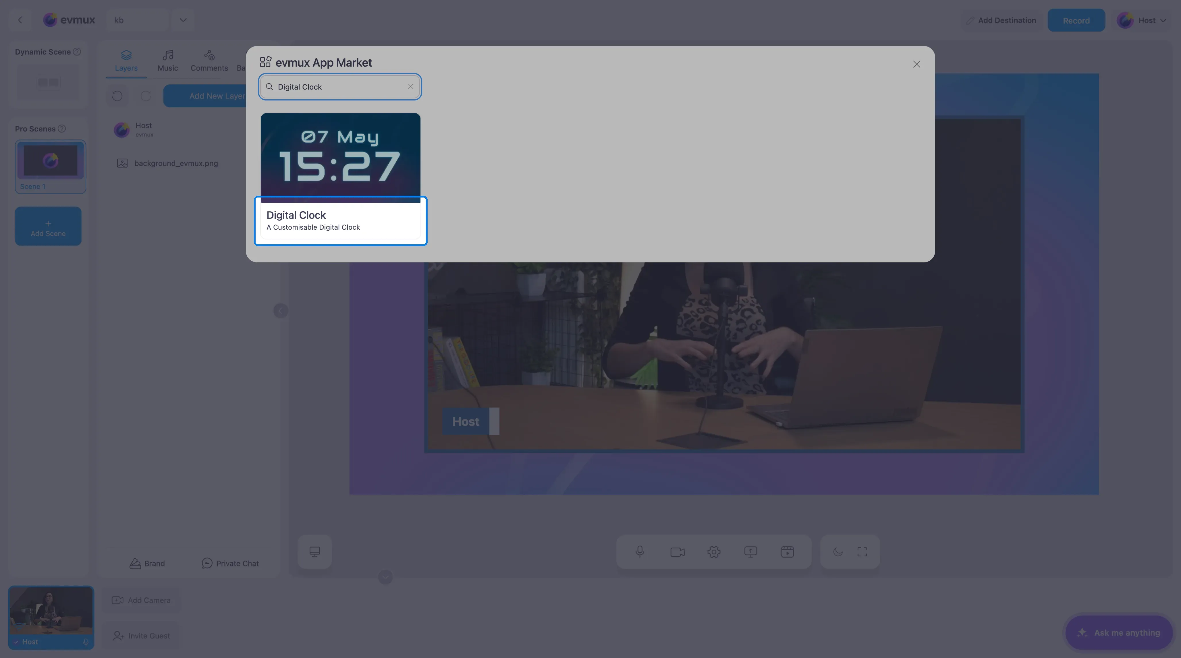 O App Market do evmux filtrado para o card do Digital Clock, em destaque
