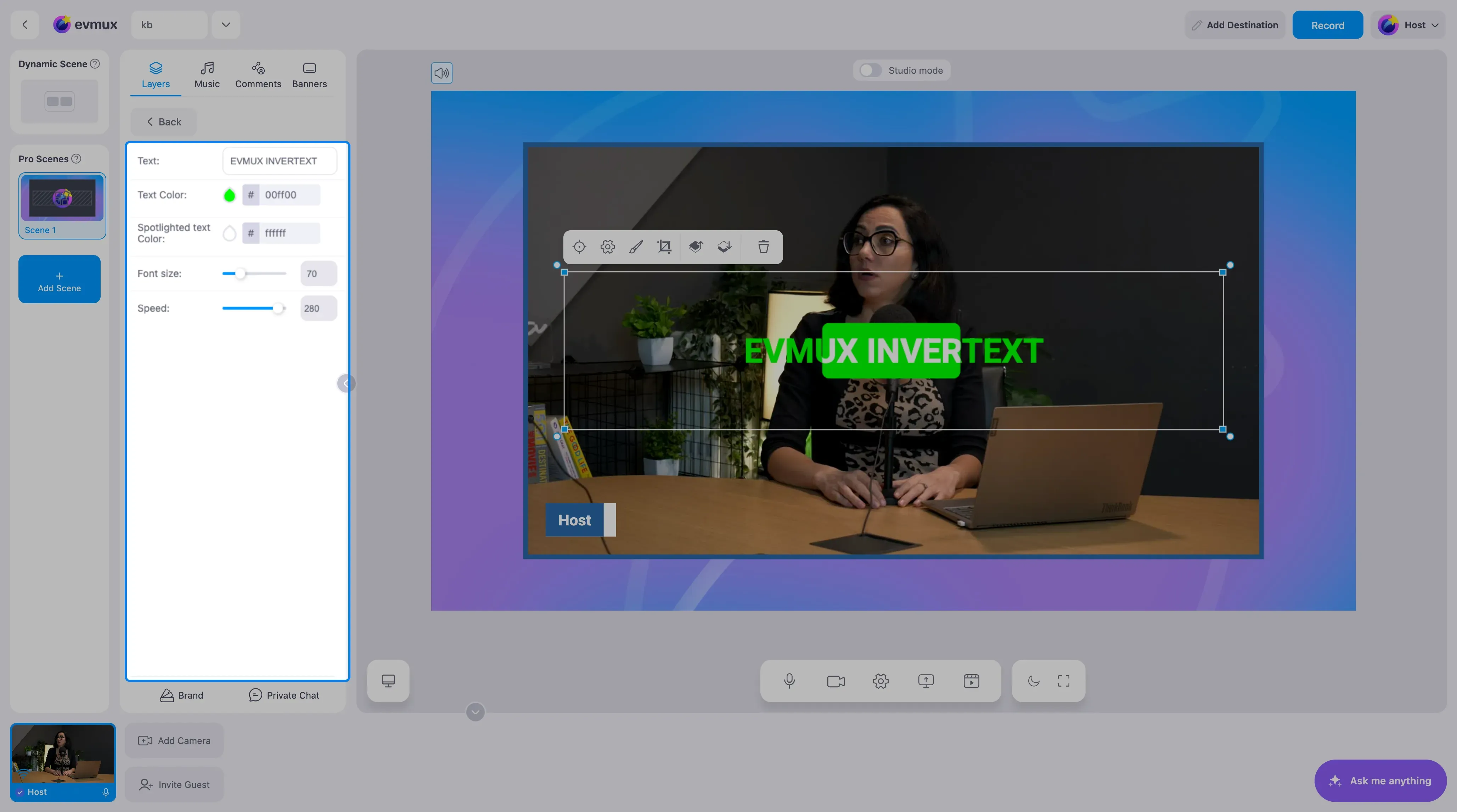 The Invertext widget on the scene with a green block sliding across the words, and its settings panel highlighted: text, text color, spotlighted text color, font size and speed