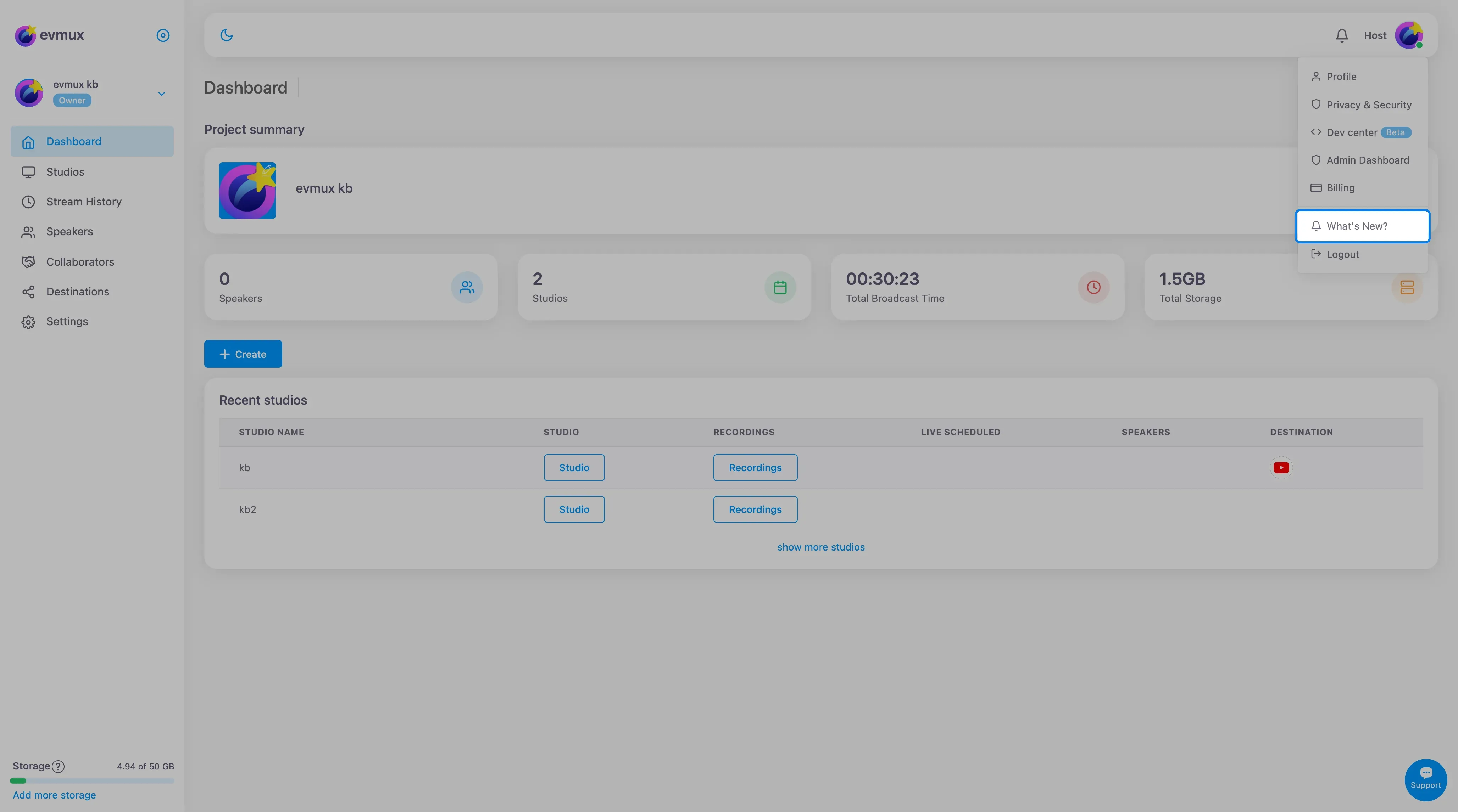O menu de perfil do painel com a opção What's New em destaque